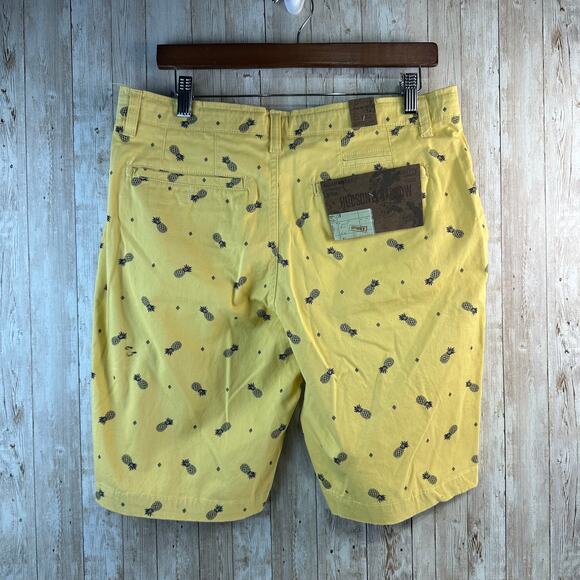 Hudson & Barrow NWT Chino Shorts Mens sz 30 Yellow W/ Pineapple print Stretch - Picture 2 of 6